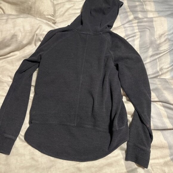 Lululemon Size 8 hoodie - Picture 2 of 4
